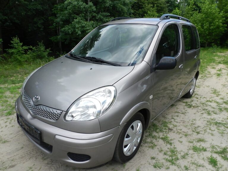Toyota Yaris-Verso